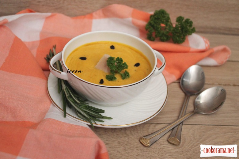 Pumpkin cream-soup with barberry