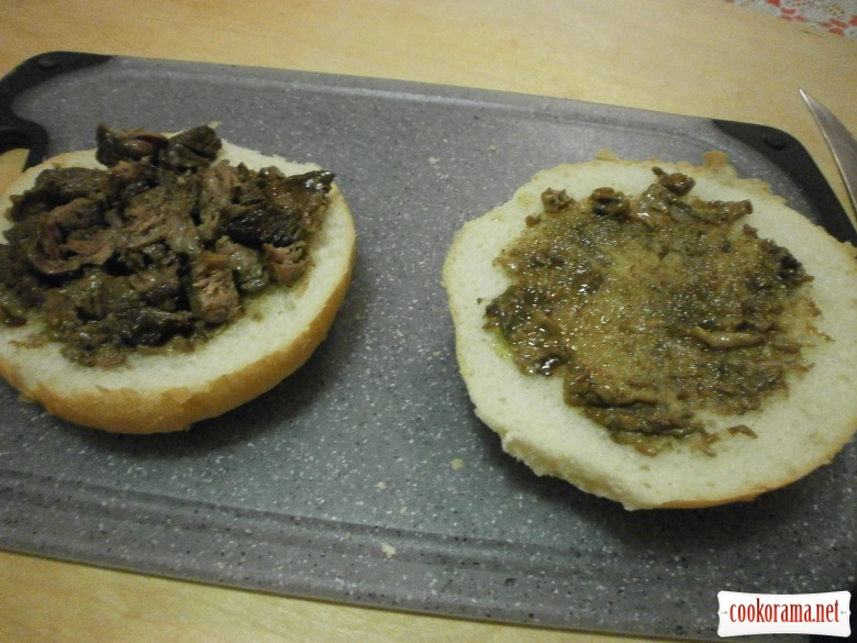 Краутібургер (німецький бургер з м&#39;ясом та капустою), ароматизований тмином