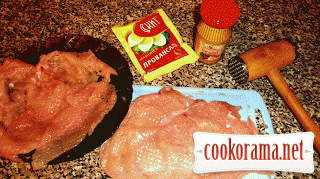 Куриный рулет маринованный в горчице и майонезе, фаршированный стручковой фасолью, шампиньонами и сыром