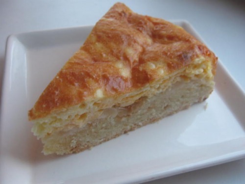 Сирно-цибулевий французький пиріг