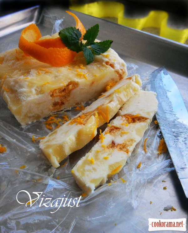 Parfait with lemon curd and orange meringue