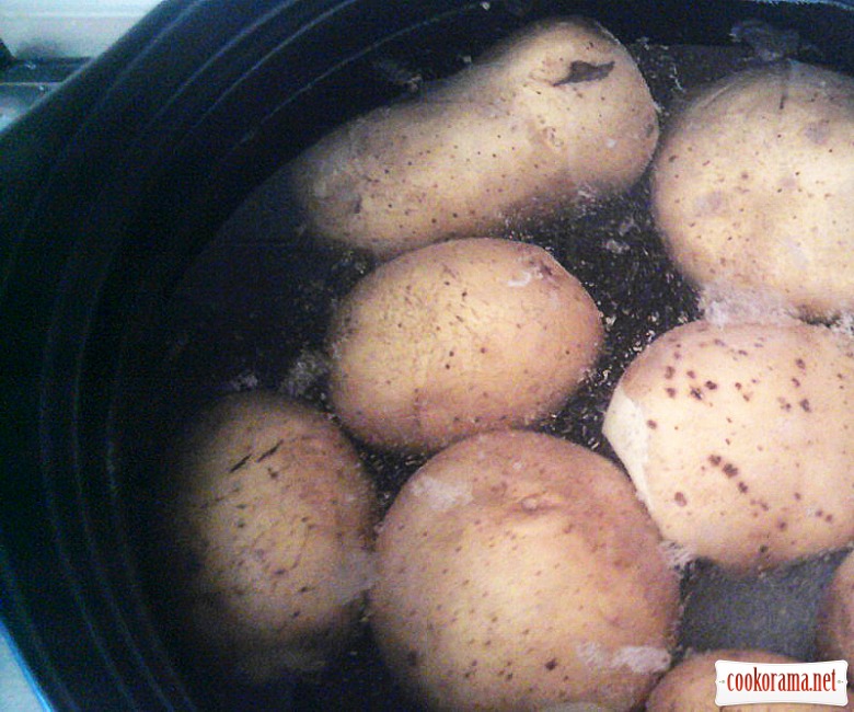 Baked potatoes with Brie cheese