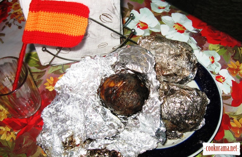 Запеченная картошка на углях по-испански