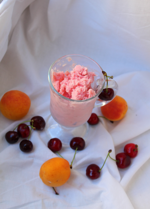 Заморожений фруктовий йогурт