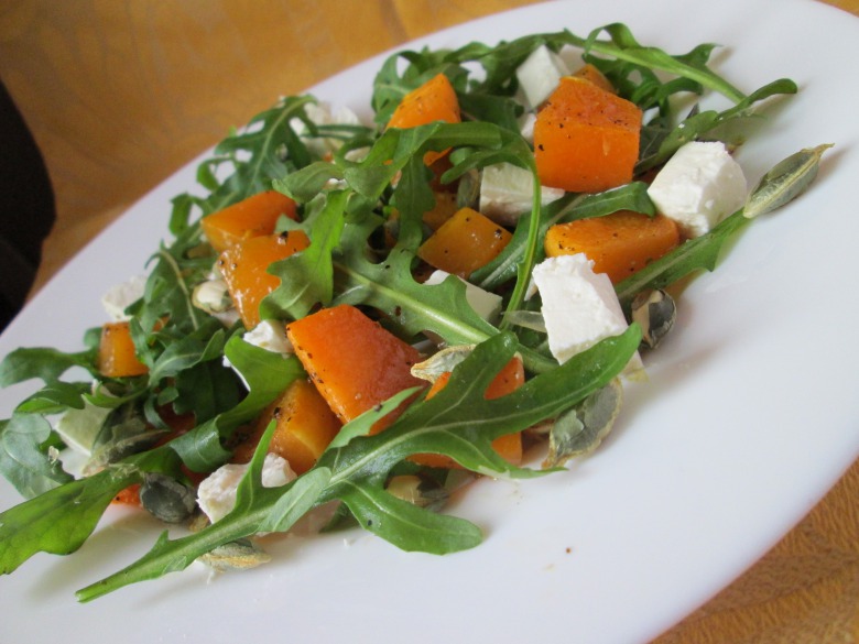 Salad with pumpkin, brynza and seeds