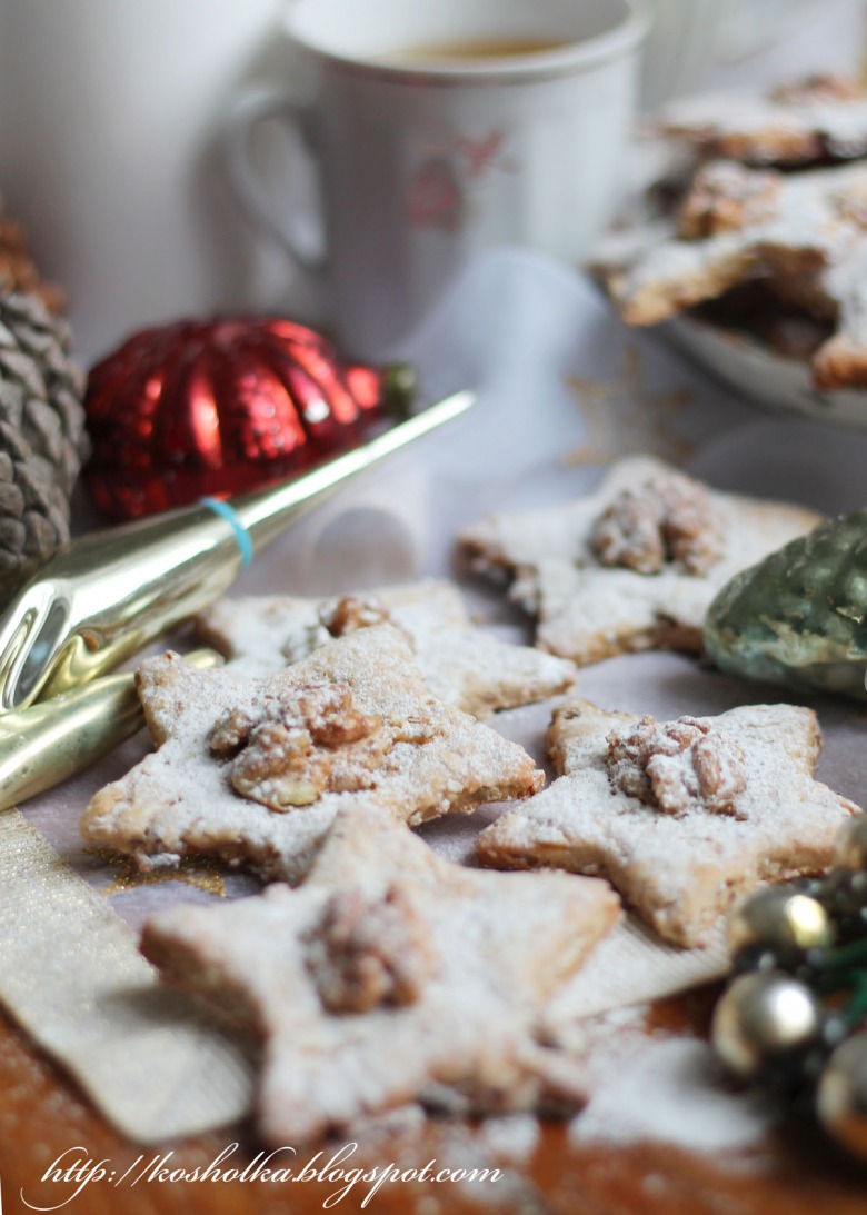 Новогоднее печенье с орехами и другими вкусняшками
