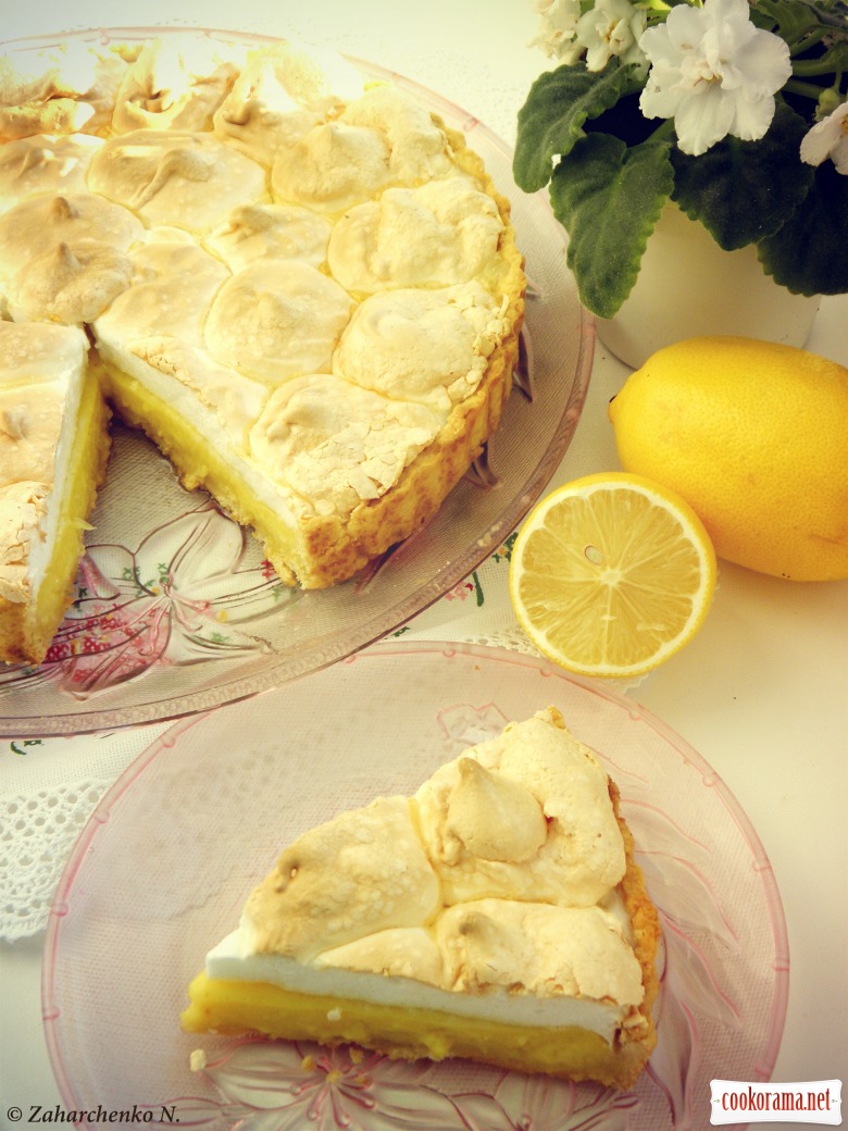 Lemon tart with meringue