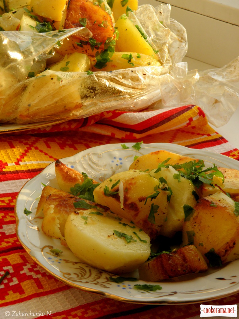 Запечена картопля з часничком
