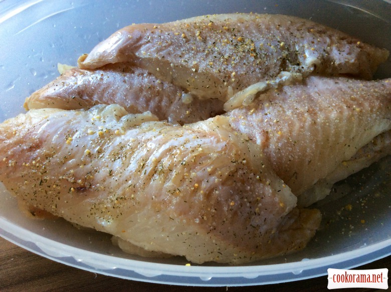 Fish baked with tomatoes and cheese