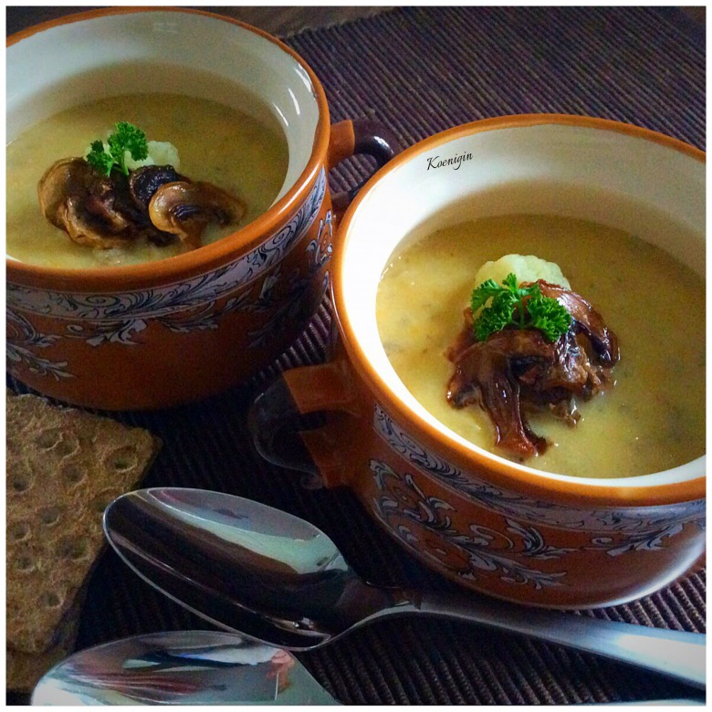 Капустный суп-пюре с сушенымы грибами