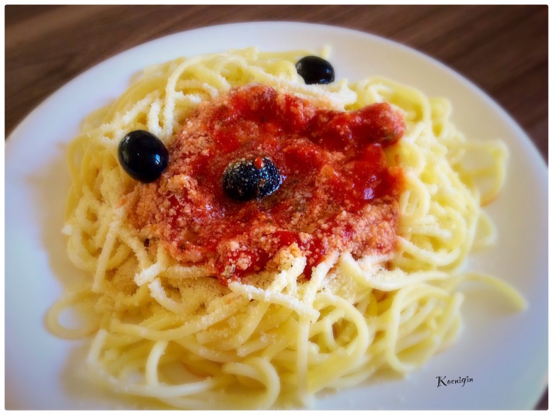 Спагетті з соусом Napoli