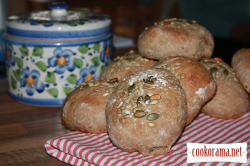 Wheat-rye buns with seeds "for breakfast"