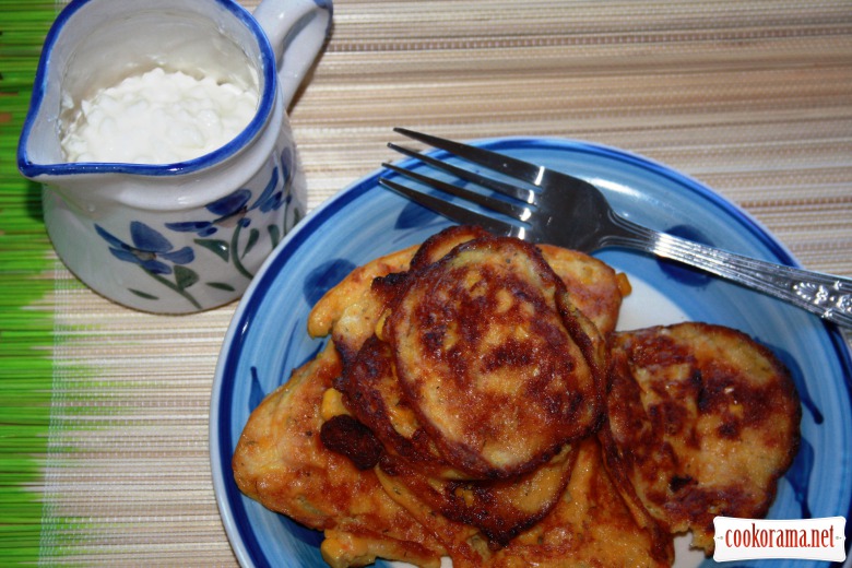 моркв'яно- кукурудзяні  млинці або "sweetcorn fritters"