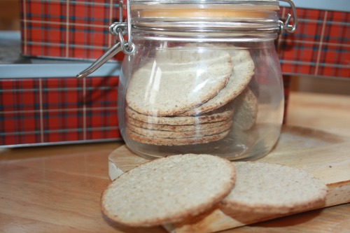 Oatmeal cookies (crackers) with aromatic herbs