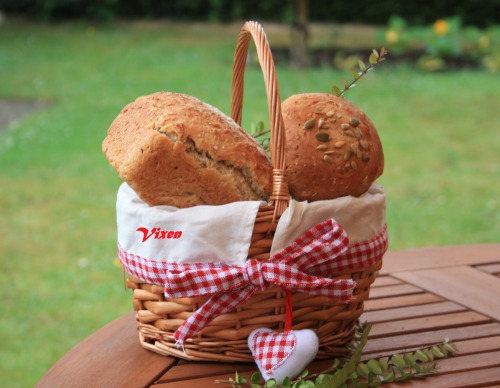 Домашній хлібчик з висівками та вісяними пластівцями