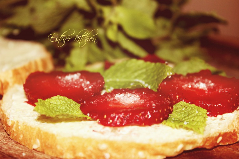 Солоденькі полуничні сендвічі. «Strawberry sandwich»