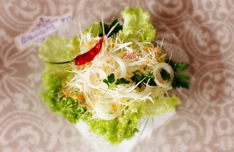 Салат з капусти "Belozerka" з теплою заправкою.