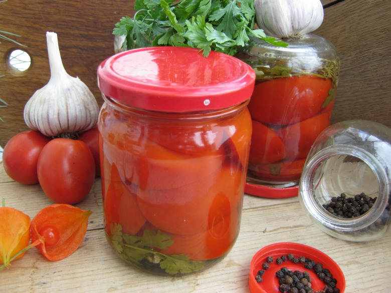 помідори мариновані половинками без цибулі та олії