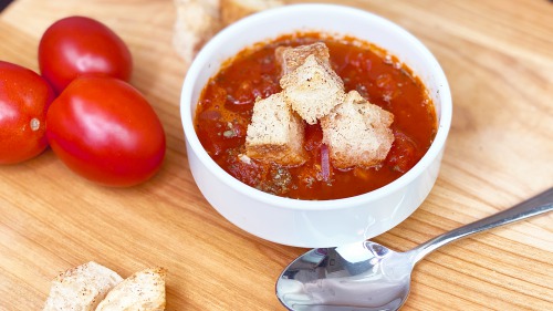 Італійський томатний суп з сухариками за 20 хвилин