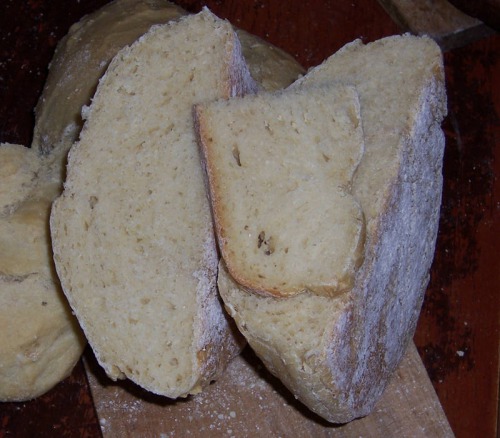 Паляниця - подовий хліб з ярої пшениці цільнозерновий (або напівформовий)