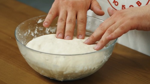 Як зробити тісто на кефірі?