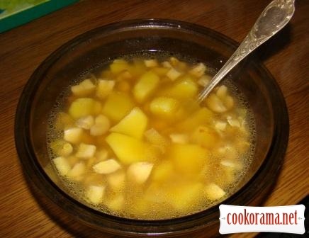 Soup with mushrooms and beans